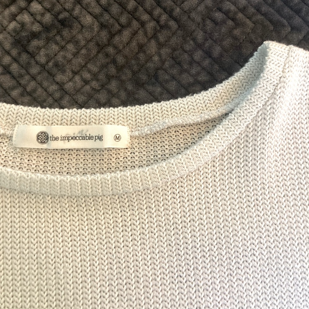 white knit t shirt